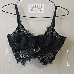 Chic Black Lace Underwire Bra